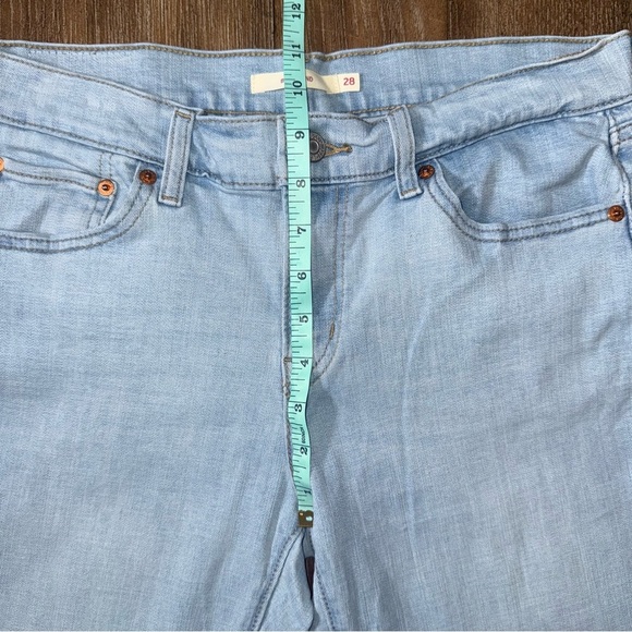 LEVI’S Mid Rise Boyfriend Light Wash - Picture 5 of 11